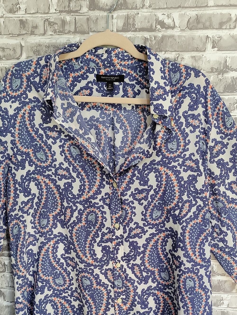 Banana Republic Dillon Shirt Womens XL Blue and Coral Paisley Button-Down